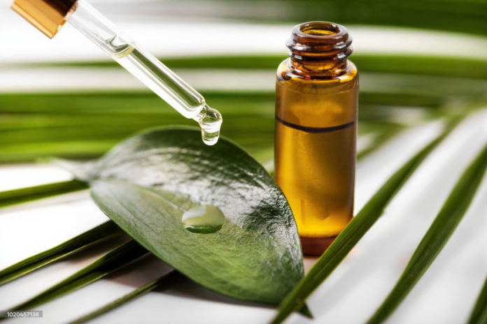 How Tea Tree Oil Works on Pores and Surface Blemishes